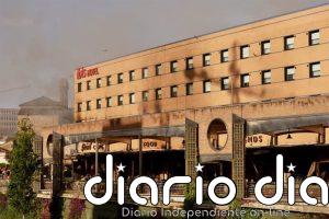 Refuerzan el operativo por el incendio del hotel de Málaga con hasta 15 medios para sofocar las llamas