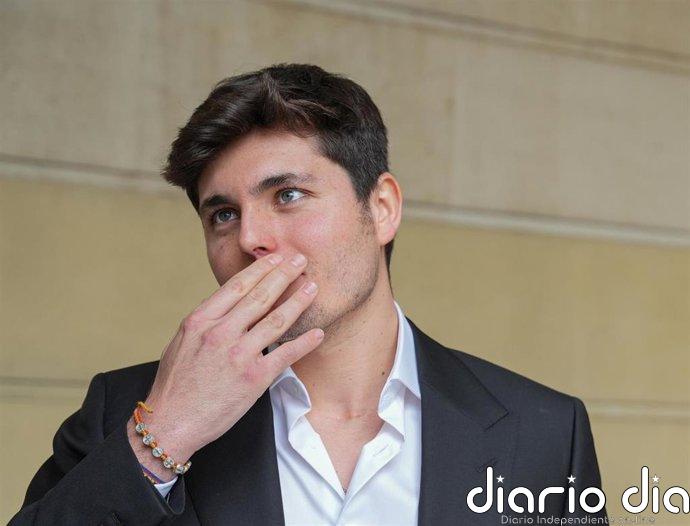 Renfe denuncia a Vito Quiles por estafa: sacaba billete sólo para medio recorrido y usaba salas VIP sin permiso