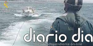 Rescatadas cinco personas que navegaban a la deriva en Mataró (Barcelona)