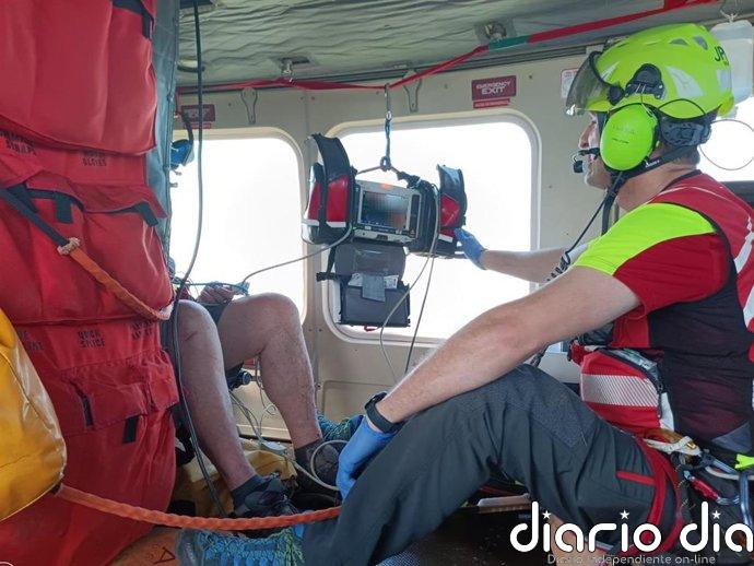 Rescatado un senderista de 71 años con indisposición por calor en un monte de Arenas