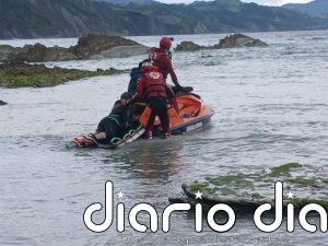 Rescatados más de una veintena de excursionistas atrapados en el Flysch de Zumaia tras una tormenta