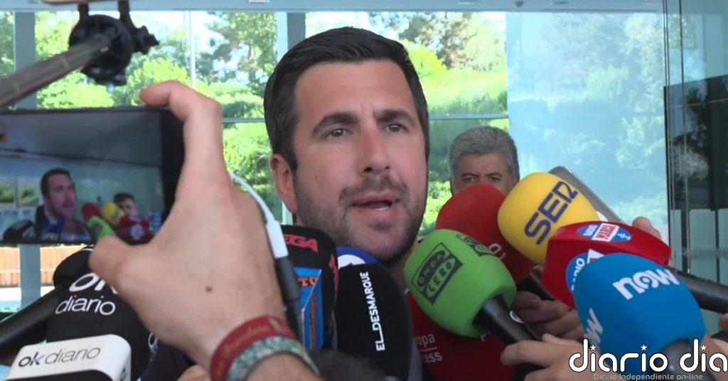 Riquelme presenta el aval para presentarse a las elecciones del Real Madrid