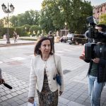 Robles anuncia que la cuarentena de los 14 españoles contagiados de hantavirus será "voluntaria"