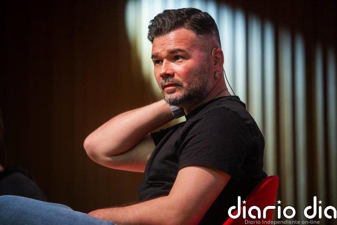 Rufián celebra que Adelante suba pero proclama que la izquierda soberanista no puede caer en "que le den a los demás"