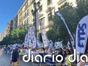 SAE y TECNOS se unen a la concentración de UGT y CCOO para exigir la reclasificación profesional de técnicos sanitarios