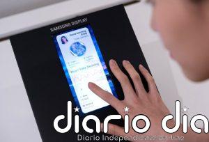 Samsung presenta una pantalla OLED con un sensor incorporado que mide la frecuencia cardiaca con solo tocarla