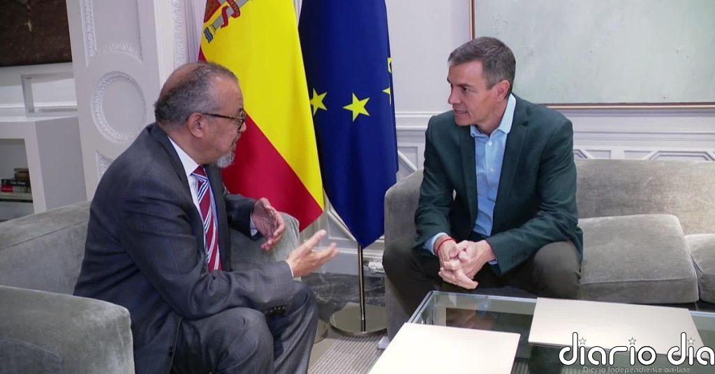 Sánchez recibe en la Moncloa al director general de la OMS