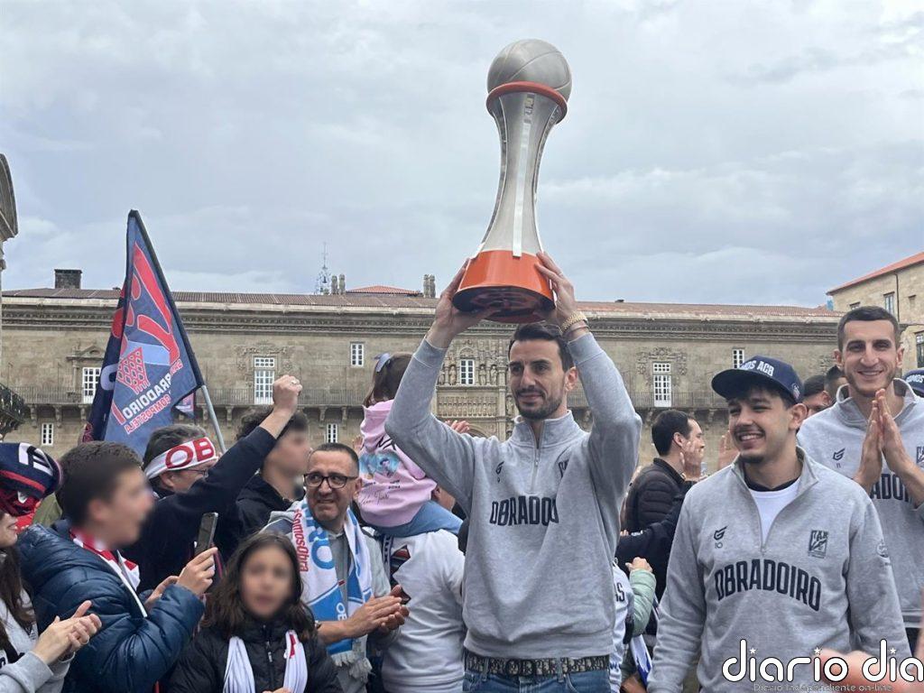 Santiago se vuelca con el Obradoiro tras la victoria que le valió la vuelta a la Liga ACB