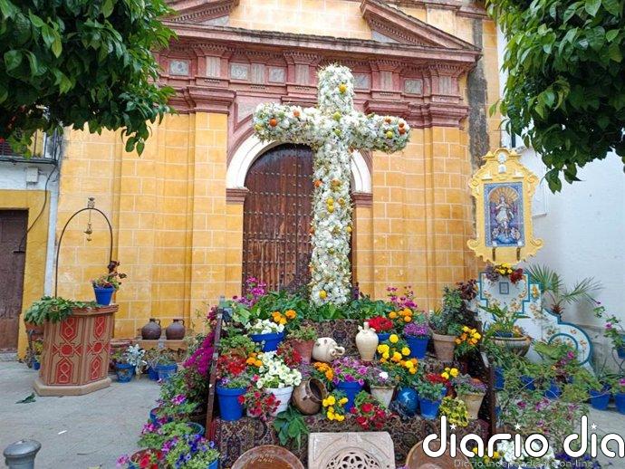 Segundo día de Cruces en Córdoba se salda con más de 300 denuncias, la mayoría por botellón y miccionar en vía pública
