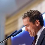 Sémper defiende el "plan" migratorio del PP: "Garantizar la regulación ordenada y legal, y el control en las fronteras"