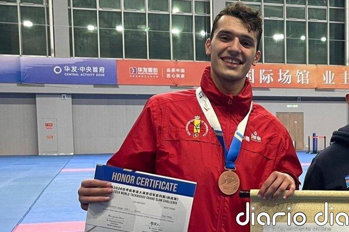Sergio Troitiño consigue la plata de -87 kg en el Campeonato de Europa de taekwondo