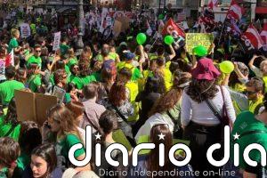 Sindicat d'Estudiants afea a Ortí su "infame" carta a las familias y apoya la huelga indefinida docente