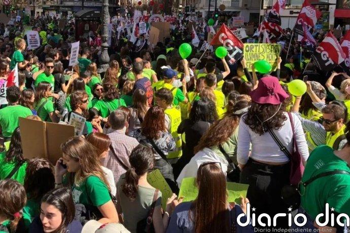 Sindicat d'Estudiants afea a Ortí su "infame" carta a las familias y apoya la huelga indefinida docente