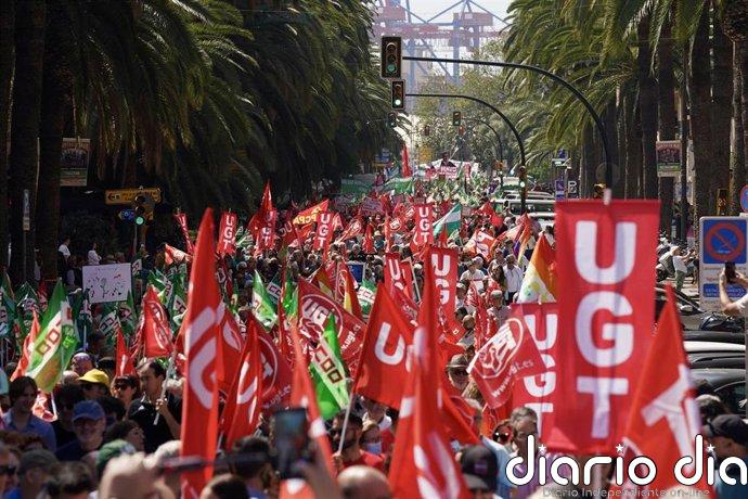 Sindicatos se manifiestan este lunes durante el primer debate electoral para exigir mejores condiciones del SAE