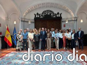 Técnicos del Defensor del Pueblo y de los comisionados autonómicos analizan el problema de acceso a la vivienda