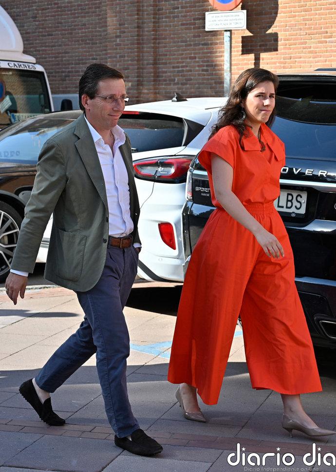 Teresa Urquijo y José Luis Martínez-Almeida, cómplices en Las Ventas mientras crecen los rumores de un segundo embarazo