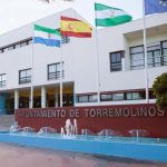 Torremolinos (Málaga) se suma al luto por la muerte de dos guardias civiles en Huelva y ondea las banderas a media asta