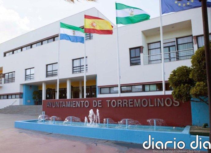 Torremolinos (Málaga) se suma al luto por la muerte de dos guardias civiles en Huelva y ondea las banderas a media asta