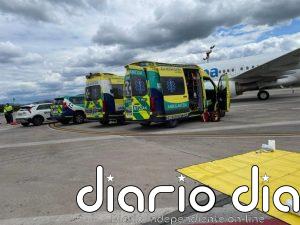 Trasladan a 12 menores desde el aeropuerto de Loiu al hospital por un posible cuadro leve de gastroenteritis