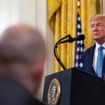 Trump anuncia la suspensión de los ataques contra Irán "previstos para mañana" a petición de sus aliados árabes