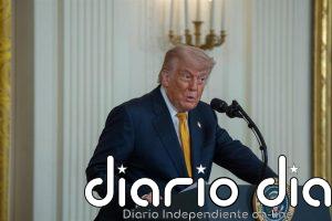Trump asegura seguir "negociando" con Irán tras afirmar que el alto el fuego continúa "vigente"