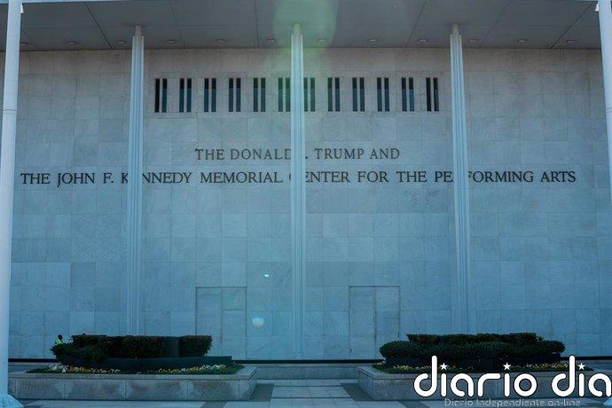 Trump carga contra el juez que frenó la reforma del Kennedy Center y augura el "colapso" de la institución