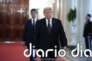 Trump cree que la situación con Irán está "al 50%" entre un acuerdo y nuevos bombardeos de EEUU