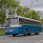 Un centenar de vehículos históricos recorren este viernes las calles de la capital coincidiendo con San Isidro