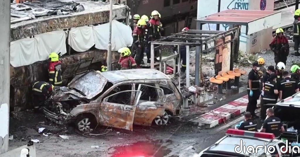 Un choque entre un tren y un autobús parado en un paso a nivel en Bangkok deja al menos 8 fallecidos