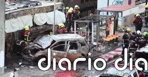 Un choque entre un tren y un autobús parado en un paso a nivel en Bangkok deja al menos 8 fallecidos
