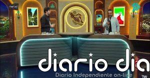 Un presentador iraní dispara contra una bandera de Emiratos Árabes Unidos durante una emisión en directo