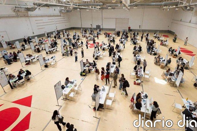 Un total de 1.078 personas participan en la feria de empleo GiraFeina celebrada en Vic (Barcelona)