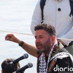 Un tribunal israelí extiende hasta el martes la detención del activista español de la Flotilla y su compañero brasileño