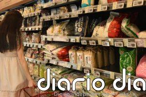 Una empresa japonesa quita el color al empaquetado de productos por la falta de tinta por la situción en Ormuz