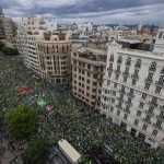 Una marea verde "histórica" llena València de profesores: "Hoy la clase se hace en la calle"
