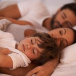 Una noche de sueño cambia el cerebro infantil de forma opuesta al de los adultos