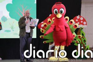 Valladolid presenta al pavo real 'Miguel' como nueva mascota infantil de la ciudad
