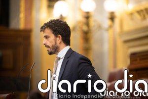 Vox avisa a Moreno Bonilla de que exigirá la prioridad nacional si tienen que pactar en Andalucía