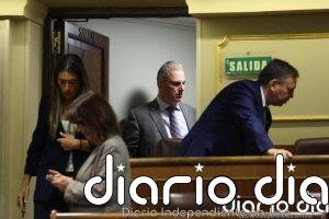Vox mantiene en su grupo a Ortega Smith un mes después de su expulsión, aunque sin apenas actividad parlamentaria