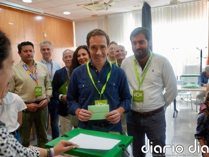 Vox Sevilla condena una agresión a sus apoderados en La Oliva y llama a una "ola de sentido común" en Andalucía