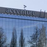 Accenture gana 2.040 millones en su tercer trimestre fiscal, un 6,4% más