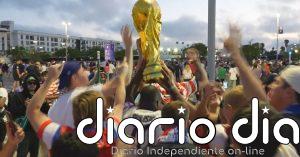 Aficionados de EEUU celebran como una final la primera victoria de su selección en el Mundial