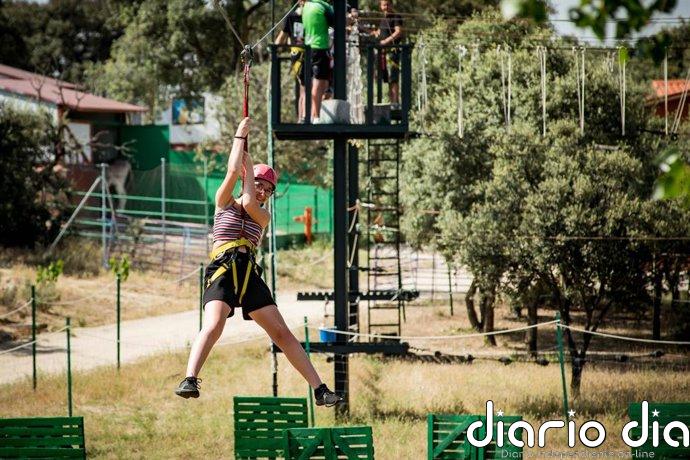 Almeida contesta a Más Madrid con el "récord histórico" de plazas disponibles en los campamentos infantiles