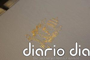 Almeida regala al Papa León XIV una edición especial de la obra 'A la muy antigua, noble y coronada Villa de Madrid'