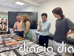 Alumnos de Arte de El Pinar presentan la exposición 'Bosque Somos' creada junto al pintor malagueño Fernando De la Rosa