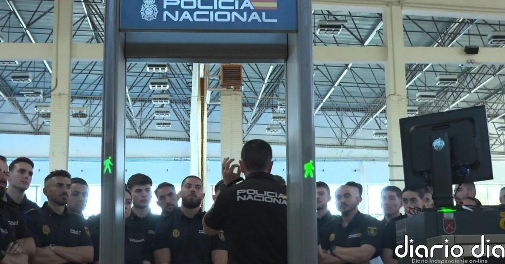 Alumnos de la escuela de Policía de Ávila se preparan para colaborar en el dispositivo de seguridad de la visita del papa