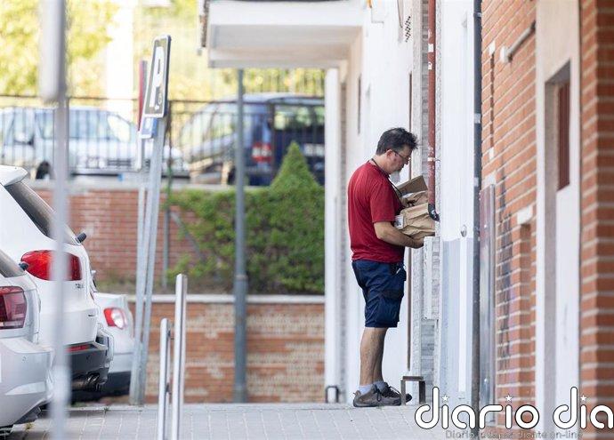 Amazon, el canal utilizado en casi la mitad de las compras 'online' con recepción de paquete, según la CNMC