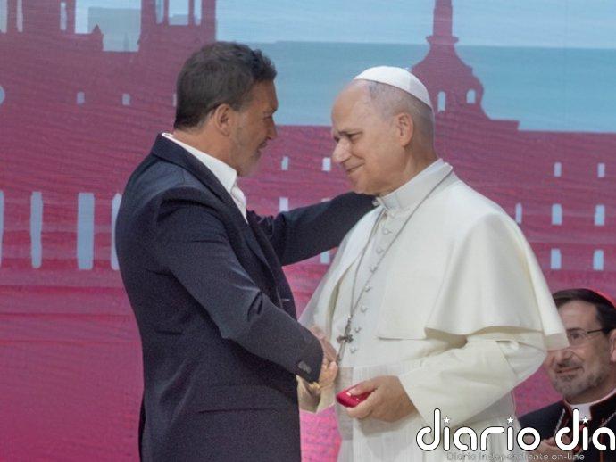 Antonio Banderas, tras actuar ante León XIV: "Irradia una mezcla de humidad y sabiduría que conmueve"