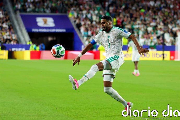 Argelia y Austria siguen vivas con locura final