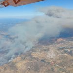Ascienden a más de 360 los desalojados por un incendio forestal en Villanueva de los Castillejos (Huelva)